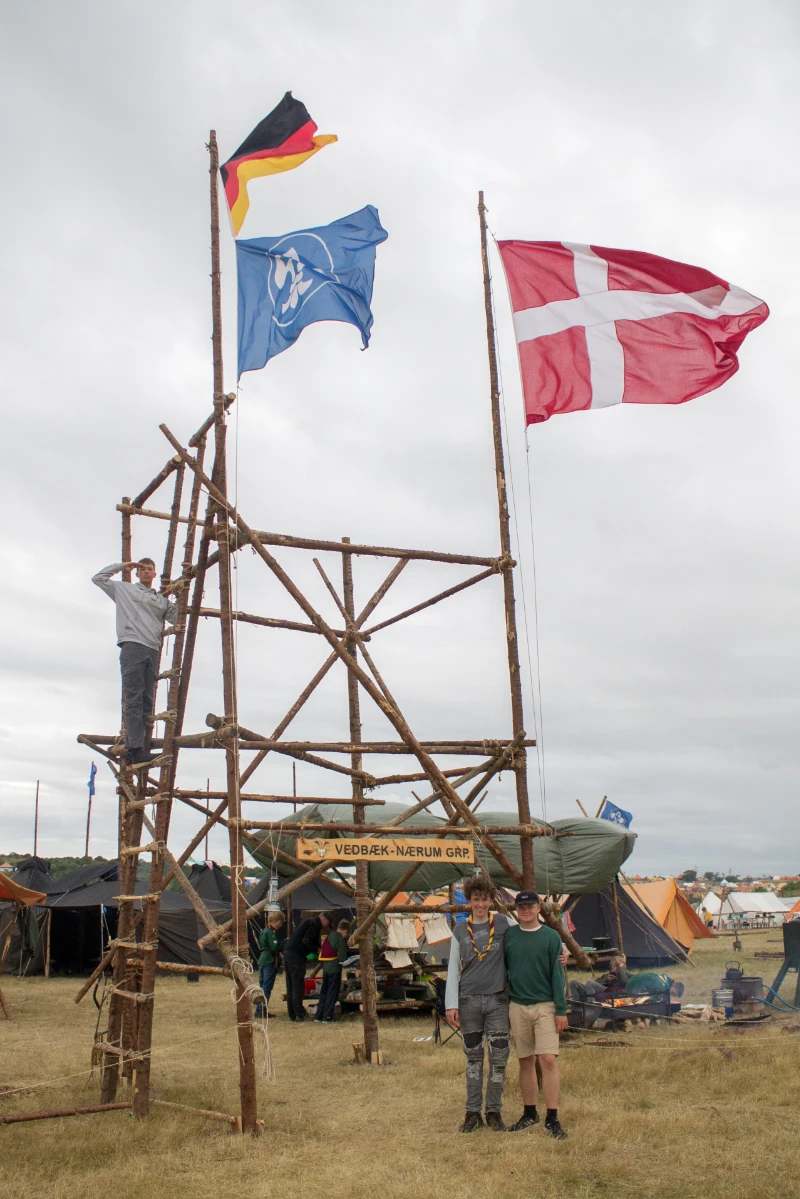 Højt tårn som indgangsportal